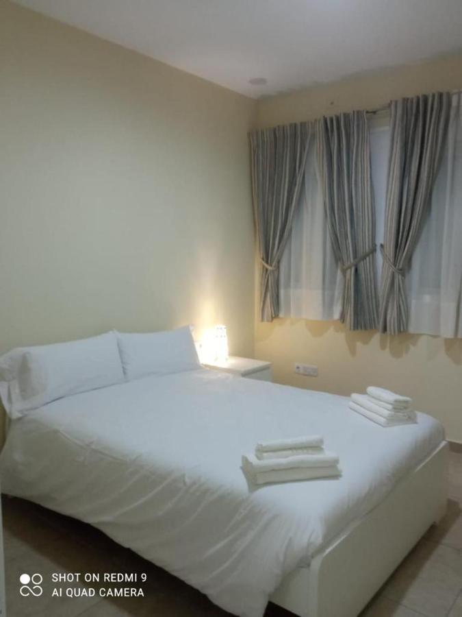 Appartement Invecar Holding à Séville Extérieur photo